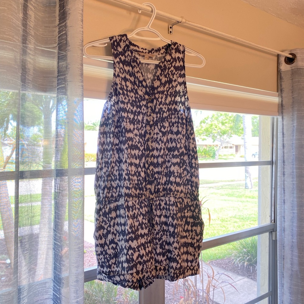 Banana Republic blue/white romper with pockets
